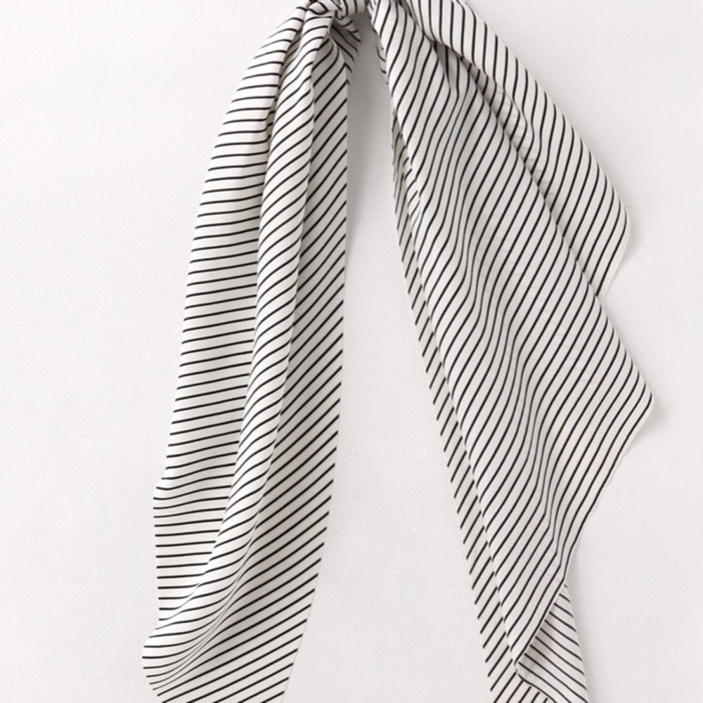 HP#164 ๐๐ NWT Luluโs With a Twist Striped Tie - Picture 2 of 4